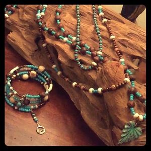 Necklace earrings and bracelet